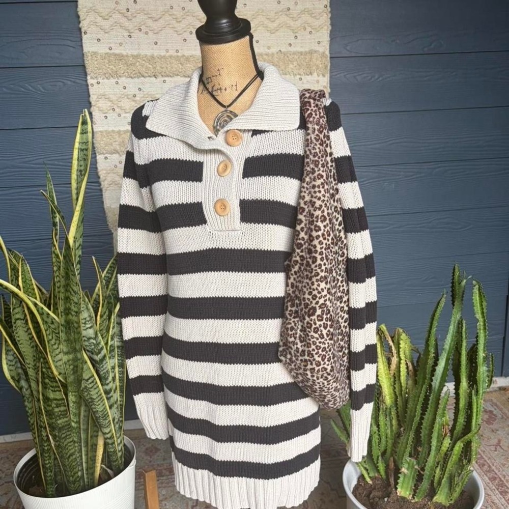 Vintage Y2K striped, long-sleeve knit sweater dress featuring a fold over collar